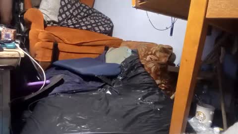 Snapshot of chiefj6izcarezzamatrix chatting on 01/28/25, 01:50 chiefJ6mirrorzmatrixmoke online show from 01/28/25, 01:50