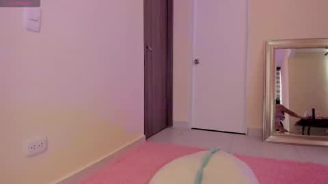 chihiro_11 online show from 12/17/25, 12:44