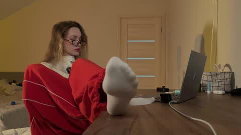 Snapshot of chillgoddess chatting on 08/07/26, 12:18 Goddess Vika - owner of all ur money online show from 08/07/26, 12:18