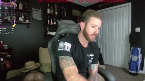 Snapshot of chillinthemosttt chatting on 11/18/25, 08:13 Chillinthemosttt online show from 11/18/25, 08:13