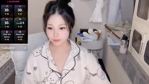 Snapshot of chillybb114 chatting on 03/18/26, 06:00 chillybb114 online show from 03/18/26, 06:00