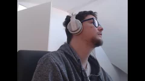 chillzonecam online show from 09/14/25, 10:03