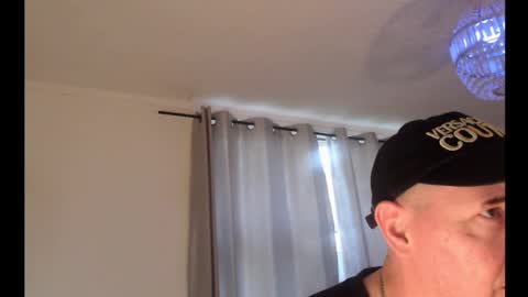 Snapshot of chinomanelli chatting on 10/29/25, 03:58 chinomanelli online show from 10/29/25, 03:58