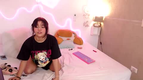 Snapshot of chiquibumbun chatting on 12/04/24, 04:21 sophia online show from 12/04/24, 04:21