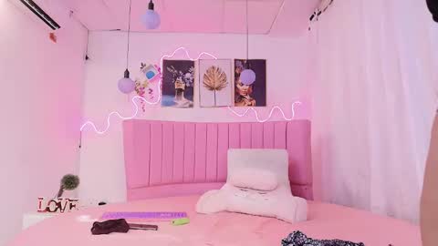 Snapshot of chiquibumbun chatting on 01/23/25, 04:52 sophia online show from 01/23/25, 04:52