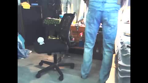 Snapshot of chitwnhustler chatting on 05/23/26, 02:21 SpunHung online show from 05/23/26, 02:21