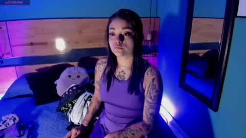 Chloeallennn  online show from 04/21/26, 12:11