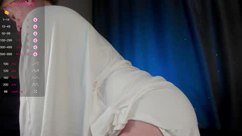 Snapshot of chloe__kiss chatting on 01/07/25, 04:18 Chloe online show from 01/07/25, 04:18