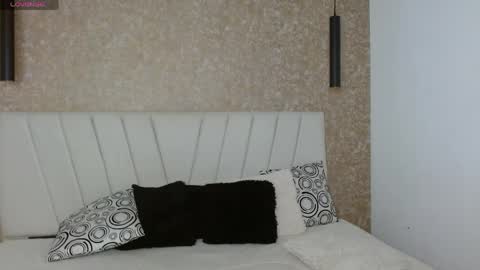 Abby 19 years online show from 04/19/26, 06:10