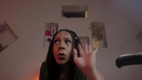 Snapshot of chloe_cooperr chatting on 10/28/25, 03:21 chloe_cooperr online show from 10/28/25, 03:21