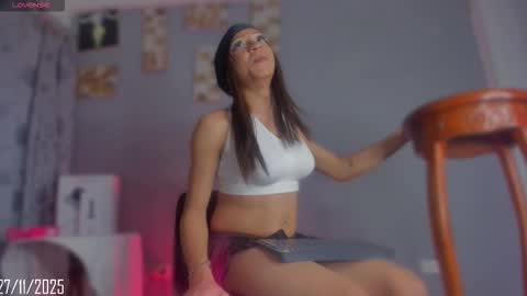 Snapshot of chloe_cooperr chatting on 11/28/25, 03:31 chloe_cooperr online show from 11/28/25, 03:31