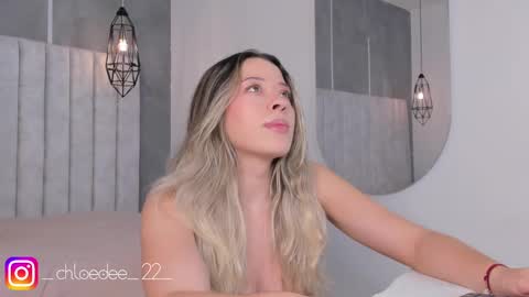 Snapshot of chloe_dee_ chatting on 01/13/25, 01:39 Chloe online show from 01/13/25, 01:39
