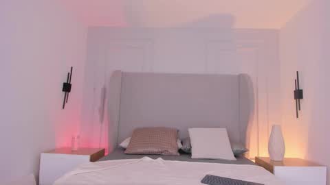 Chloe online show from 11/17/25, 12:44