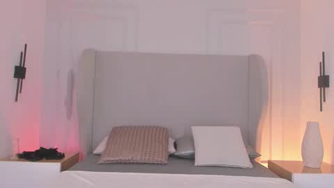 Chloe online show from 11/26/25, 12:17