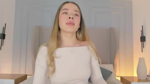 Chloe online show from 04/19/26, 02:38