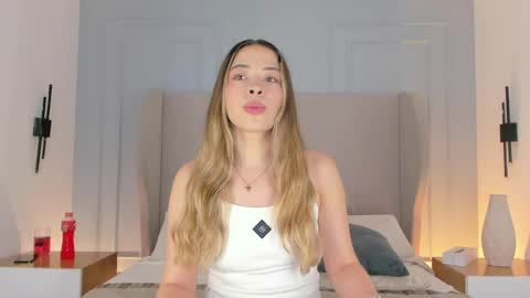 Snapshot of chloe_dee_ chatting on 05/03/26, 02:34 Chloe online show from 05/03/26, 02:34