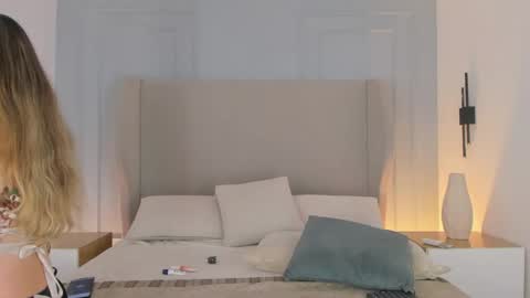 Snapshot of chloe_dee_ chatting on 05/05/26, 12:35 Chloe online show from 05/05/26, 12:35