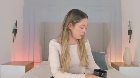 Snapshot of chloe_dee_ chatting on 06/09/26, 07:03 Chloe online show from 06/09/26, 07:03