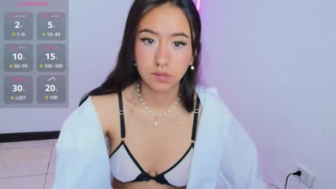 Snapshot of chloe_desire11 chatting on 06/11/26, 11:08 chloe_desire11 online show from 06/11/26, 11:08
