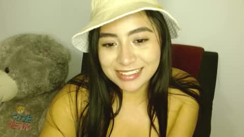 Snapshot of chloe_dolce chatting on 09/30/25, 11:43 chloe_dolce online show from 09/30/25, 11:43