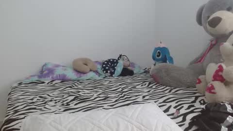 Snapshot of chloe_dolce chatting on 10/10/25, 03:55 chloe_dolce online show from 10/10/25, 03:55