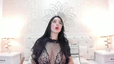 Sara online show from 12/03/25, 11:30