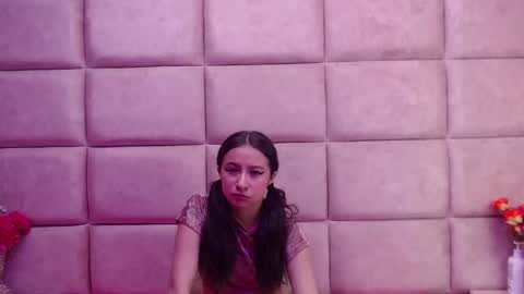 Snapshot of chloe_gibson_ chatting on 11/02/25, 01:13 Chloe online show from 11/02/25, 01:13