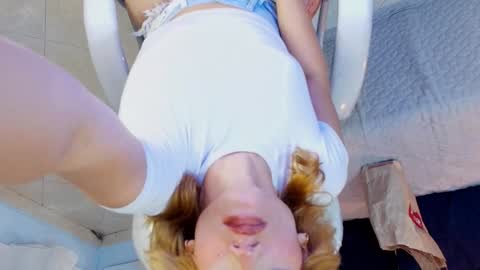 Snapshot of chloe_goddes chatting on 12/28/24, 12:04 CHLOE online show from 12/28/24, 12:04