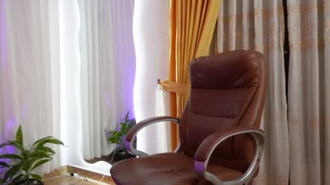 Chloe online show from 03/03/26, 12:11