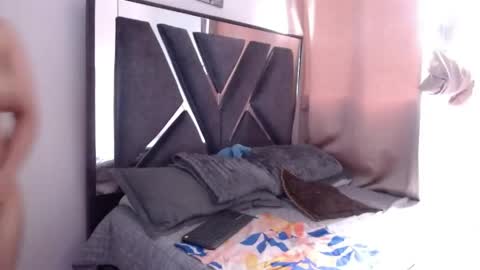 Chloe and Danna online show from 04/22/26, 07:37