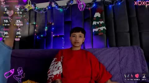 Isabella curly hair - Anastasia short hair  online show from 12/04/24, 12:58