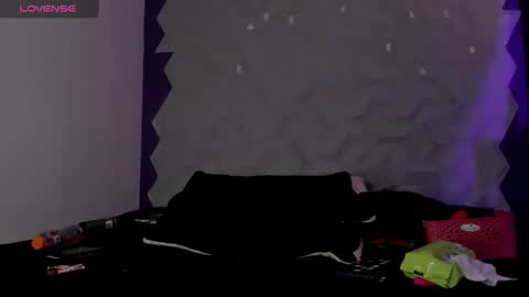 Isabella curly hair - Anastasia short hair  online show from 12/16/24, 08:37