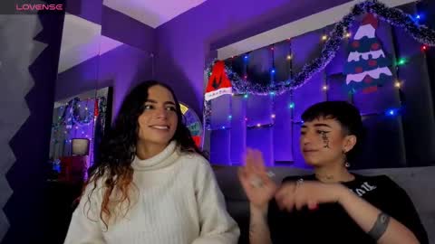 Isabella curly hair - Anastasia short hair  online show from 12/17/24, 05:58