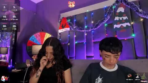 Isabella curly hair - Anastasia short hair  online show from 12/21/24, 08:43