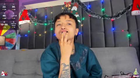 Isabella curly hair - Anastasia short hair  online show from 12/22/24, 06:15