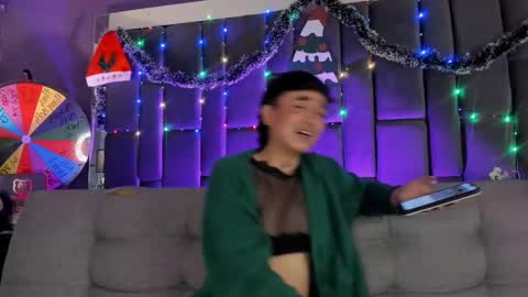 Isabella curly hair - Anastasia short hair  online show from 12/31/24, 12:11