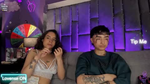 Isabella curly hair - Anastasia short hair  online show from 01/02/25, 11:06