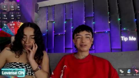 Isabella curly hair - Anastasia short hair  online show from 01/03/25, 10:08