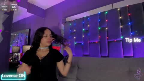 Isabella curly hair - Anastasia short hair  online show from 01/05/25, 06:13