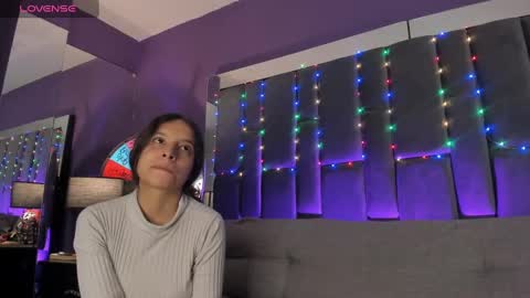 Isabella curly hair - Anastasia short hair  online show from 01/11/25, 05:51