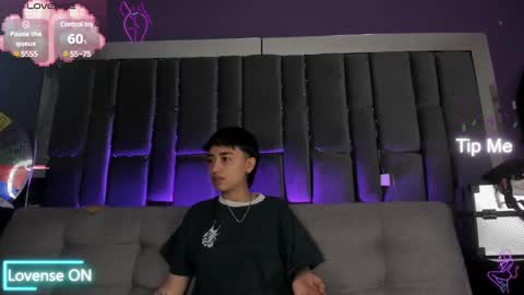 Isabella curly hair - Anastasia short hair  online show from 01/13/25, 08:15