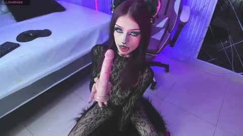 Snapshot of chloe_jacksonn chatting on 10/10/25, 10:53 chloe_jacksonn online show from 10/10/25, 10:53