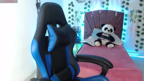  CHLOE online show from 10/21/25, 08:31