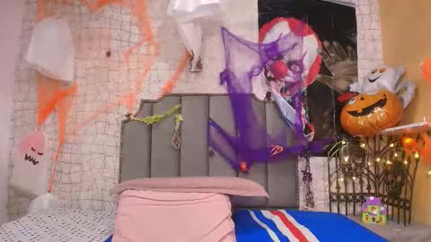 chloe_leroy online show from 10/28/25, 11:58