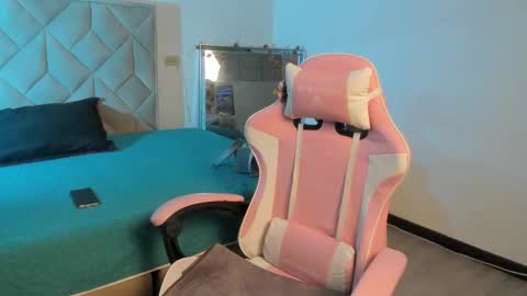 Snapshot of chloe_miller_7 chatting on 02/13/26, 07:10 Chloe online show from 02/13/26, 07:10