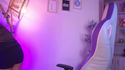 CLOE  online show from 02/02/26, 05:33