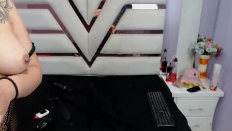 Snapshot of chloe_moretti chatting on 02/26/25, 01:30 chloe moretti online show from 02/26/25, 01:30