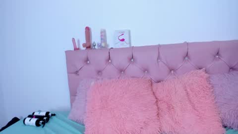 Snapshot of chloe_moretz_1 chatting on 03/04/25, 05:24 Chloe online show from 03/04/25, 05:24