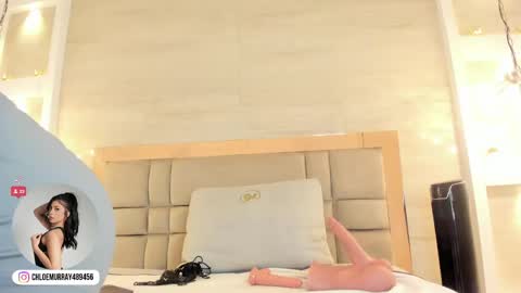 Snapshot of chloe_murray chatting on 05/27/26, 11:51 CHLOE online show from 05/27/26, 11:51