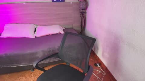 chloe_stark_ online show from 05/20/26, 12:22